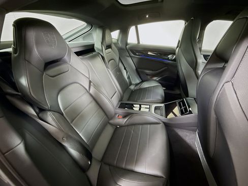 Certified 2025 Porsche Panamera 4 image 27