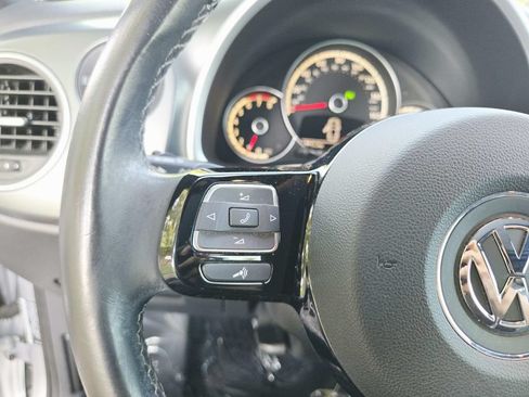 Used 2013 Volkswagen Beetle 2.0T FWD image 21
