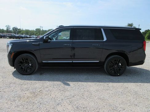 New 2026 GMC Yukon XL Elevation w/ Elevation Premium Package AWD/4WD image 7