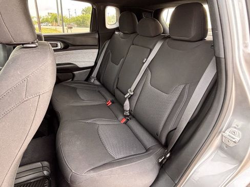 Used 2023 Jeep Compass Sport image 26