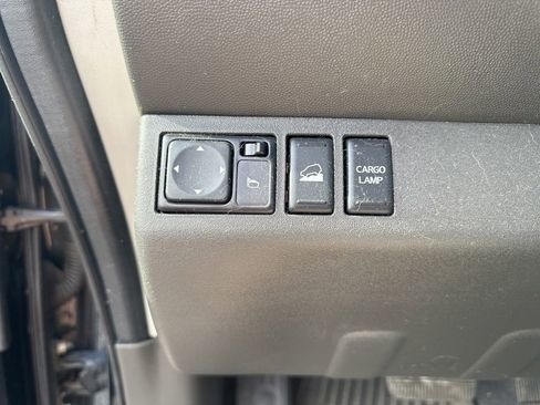 Used 2020 Nissan Frontier PRO-4X w/ Pro-4x Utility Package image 18