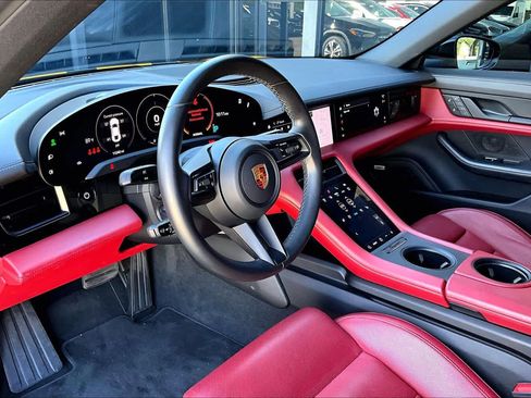 Used 2022 Porsche Taycan image 17