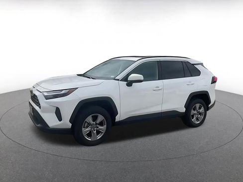 Used 2025 Toyota RAV4 XLE image 8