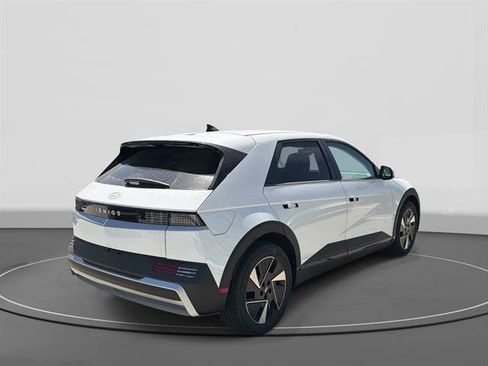 New 2026 Hyundai Ioniq 5 SEL RWD image 3