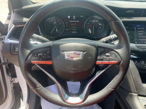 Used 2023 Cadillac XT6 Premium Luxury w/ Technology Package FWD image 24