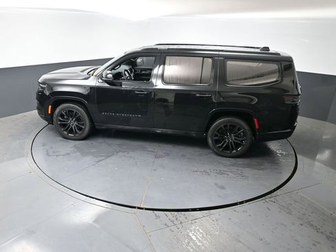 Used 2023 Jeep Grand Wagoneer Series II AWD/4WD image 18