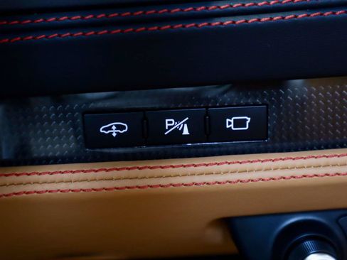 Used 2022 Ferrari F8 Tributo RWD image 36