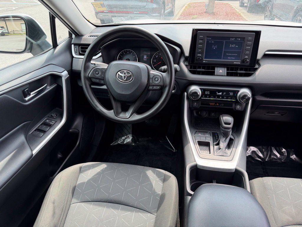 Used 2022 Toyota RAV4 XLE w/ Convenience Package FWD image 20