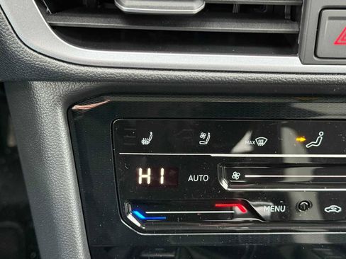 New 2026 Volkswagen Taos SEL image 17