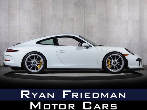 Used 2016 Porsche 911 R image 1