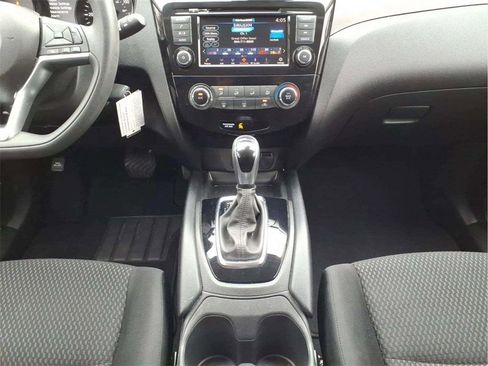 Used 2021 Nissan Rogue Sport S image 11