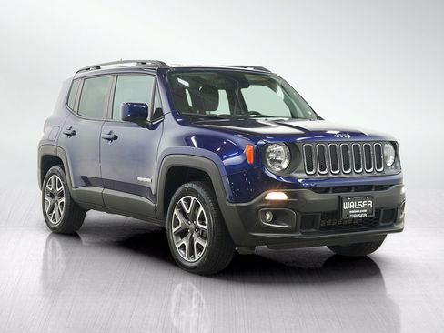 Used 2018 Jeep Renegade Latitude w/ Cold Weather Group AWD/4WD image 7