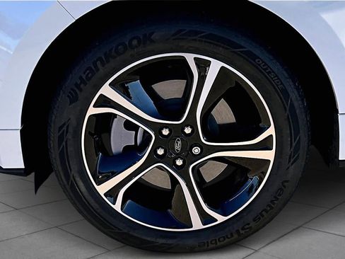 Used 2023 Ford Edge ST image 11