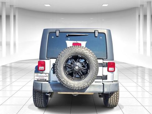 Used 2015 Jeep Wrangler Unlimited Sport w/ Quick Order Package 24S AWD/4WD image 4