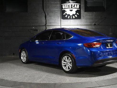 Used 2016 Chrysler 200 Limited image 4