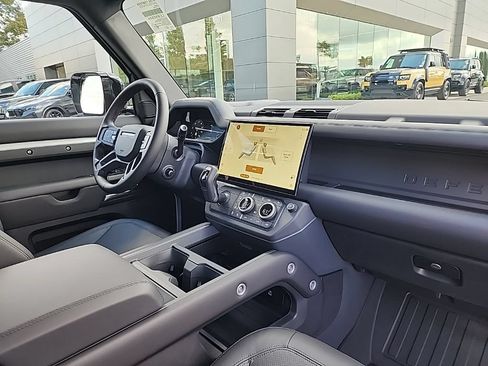 New 2026 Land Rover Defender 130 X-Dynamic SE AWD/4WD image 19
