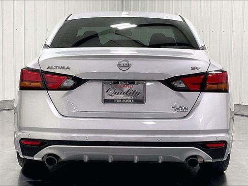 Used 2024 Nissan Altima 2.5 SV w/ SV Premium Package FWD image 4