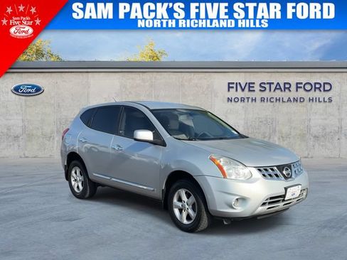 Used 2013 Nissan Rogue S w/ Special Edition Pkg FWD image 2