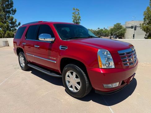 Used 2013 Cadillac Escalade AWD image 19