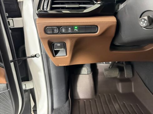 Used 2024 Acura MDX SH-AWD w/ Technology Package image 16