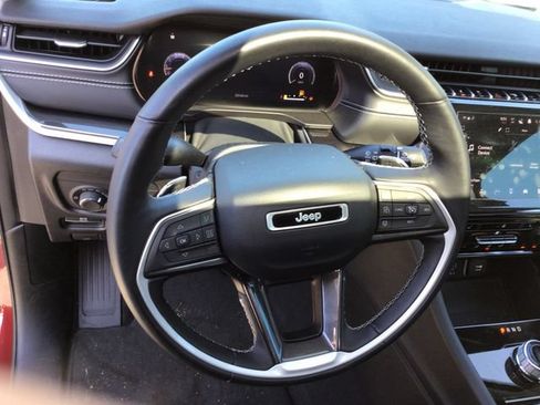 Used 2022 Jeep Grand Cherokee L Laredo w/ Luxury Tech Group I RWD image 28