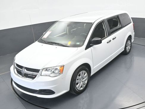 Used 2020 Dodge Grand Caravan SE image 36