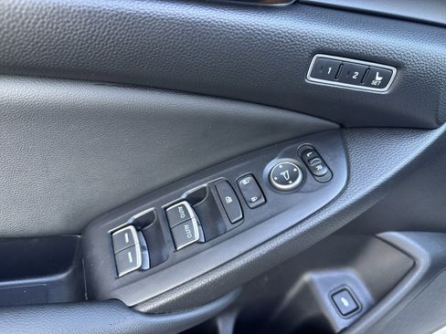 Used 2021 Honda Accord Touring image 9