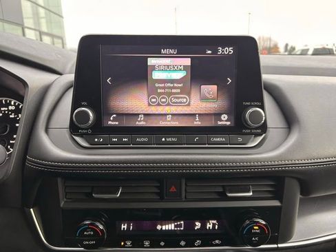 Used 2024 Nissan Rogue SV image 13