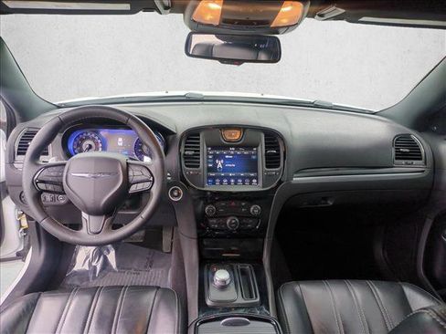 Used 2018 Chrysler 300 S image 17