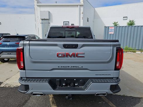 Used 2025 GMC Sierra 1500 Denali w/ Denali Reserve Package AWD/4WD image 7