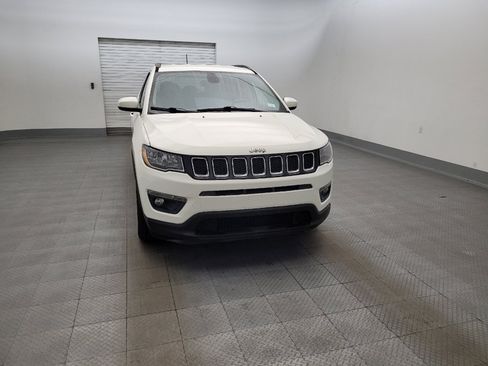Used 2018 Jeep Compass Latitude FWD image 14