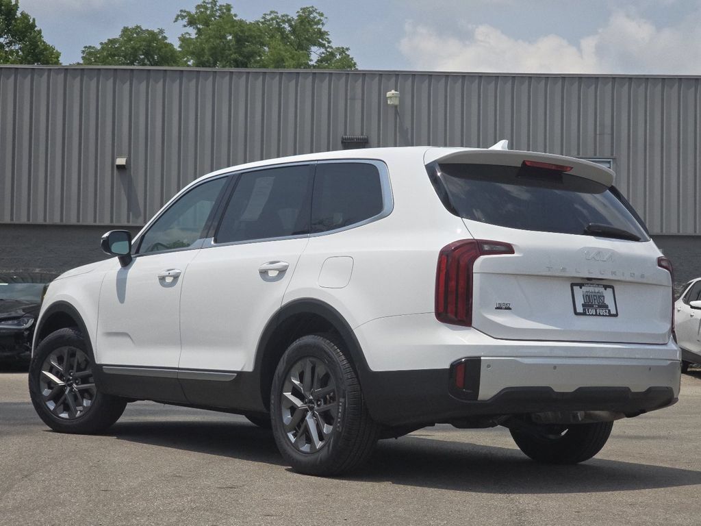 Used 2024 Kia Telluride LX FWD image 14