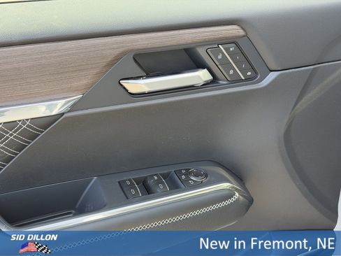 New 2026 GMC Acadia Denali w/ Super Cruise Package image 16