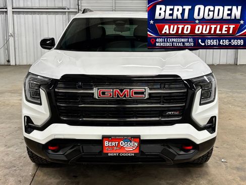 Used 2026 GMC Terrain AT4 AWD/4WD image 2