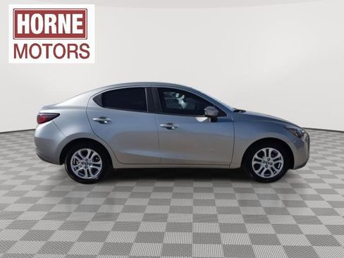 Used 2016 Scion iA image 9
