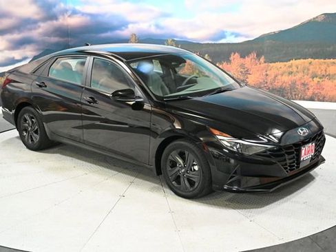 Used 2022 Hyundai Elantra SEL w/ Convenience Package FWD image 1
