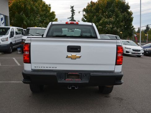 Used 2018 Chevrolet Silverado 1500 W/T w/ Trailering Package image 6
