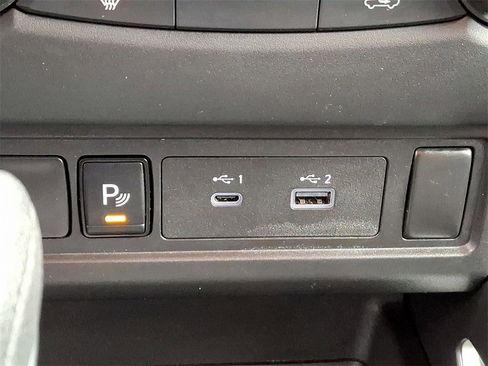 Used 2024 Nissan Frontier SV w/ Technology Package image 24