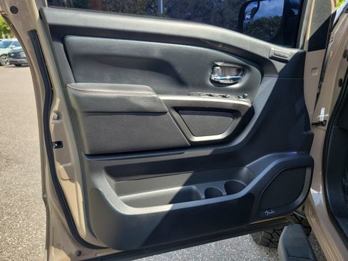 Used 2021 Nissan Titan PRO-4X w/ Pro-4x Convenience Package AWD/4WD image 30