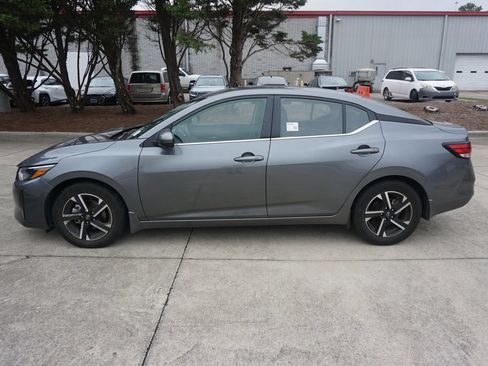 Used 2025 Nissan Sentra SV w/ Trunk Package FWD image 16