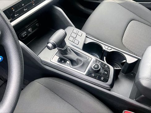 Used 2025 Kia Sportage LX FWD image 17