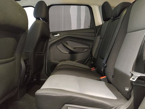 Used 2017 Ford Escape SE w/ Equipment Group 201A FWD image 18