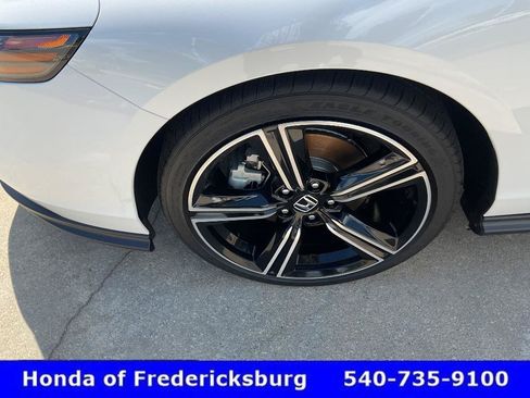 Used 2025 Honda Accord Sport image 9