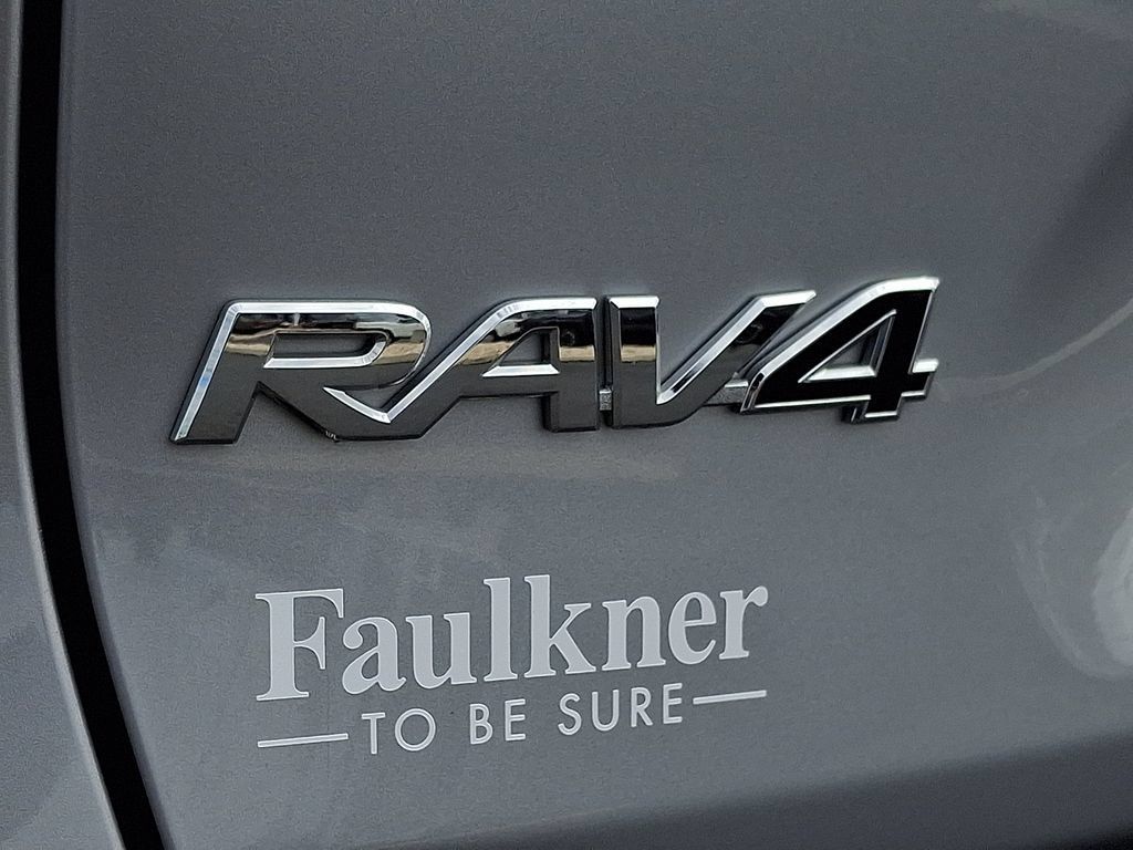 Certified 2025 Toyota RAV4 LE AWD/4WD image 29