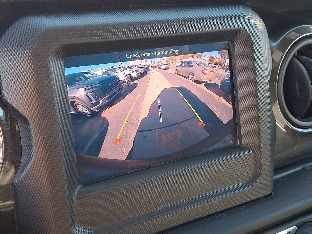 Used 2021 Jeep Wrangler Unlimited Sport AWD/4WD image 17