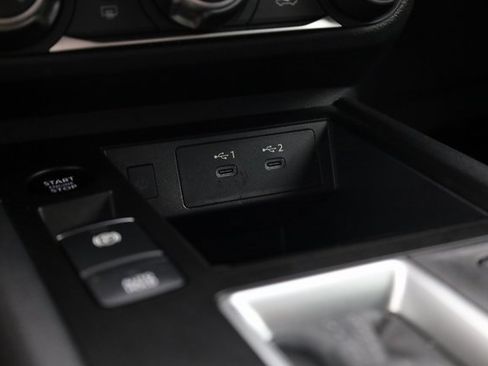 Used 2025 Nissan Kicks SV image 21