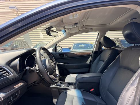 Used 2018 Subaru Outback 2.5i Limited AWD/4WD image 13