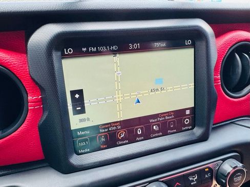 Used 2020 Jeep Wrangler Unlimited Sahara w/ Uconnect 4C Nav & Sound Group AWD/4WD image 26
