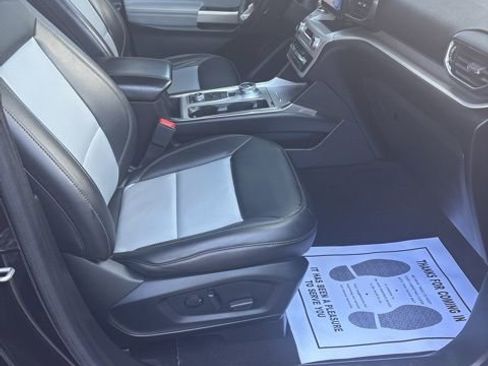 Used 2023 Ford Explorer XLT w/ Equipment Group 202A AWD/4WD image 5