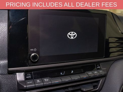 Used 2025 Toyota Camry SE FWD image 12